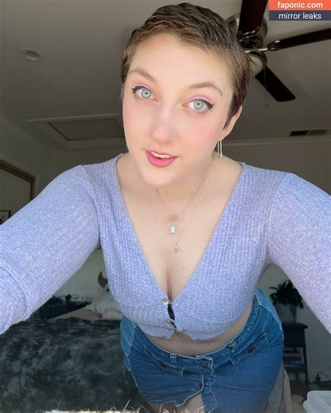 Mel Capperino Garcia Aka Riotswimbananas Aka SwimBananas Aka Swimbananas Nude Leaks Faponic