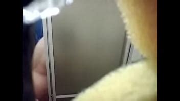 1 El esposo quiere que todos vean a su esposa en el baño XVIDEOS