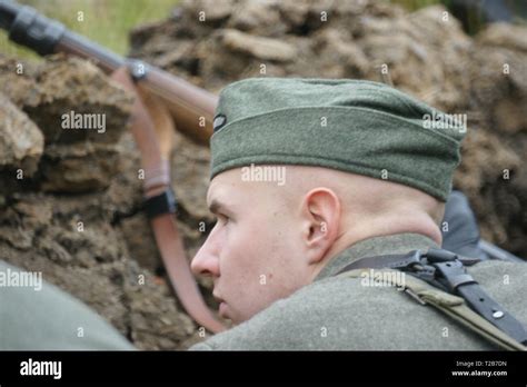 Waffen Ss Soldiers Hi Res Stock Photography And Images Alamy