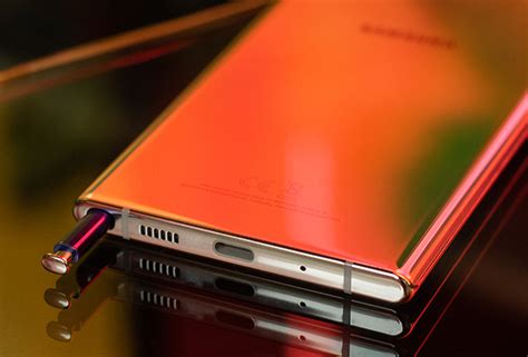 Куда уж больше! Samsung выпустила огромный телефон за 90 тысяч рублей ...