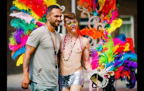 Ámsterdam festeja Orgullo gay con desfile en los canales El Informador