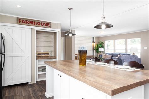 Breeze Island Breeze 34MVP28644AH by Clayton Andersonville - Down East ...