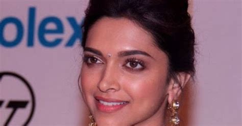 Mallu Hot Serial Actress Photos Deepika Padukone Show Hot Boobs