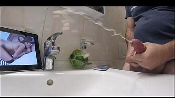 Solo Massive Cumshot Slow Motion XVIDEOS