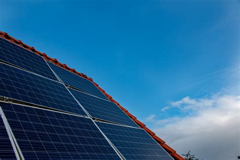 Zonnepanelen Schoonmaken Zelf Doen Of Uitbesteden Energieloket