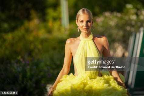 Hot Sexy Hanne Havaas Bikini Pics