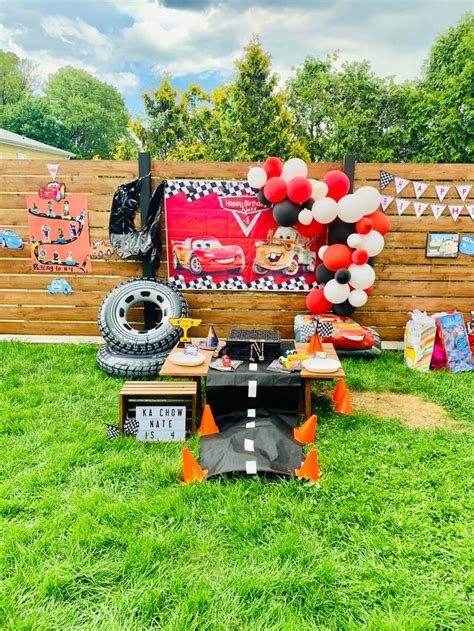 Lightning McQueen birthday party | Lightning mcqueen, Birthday party ...