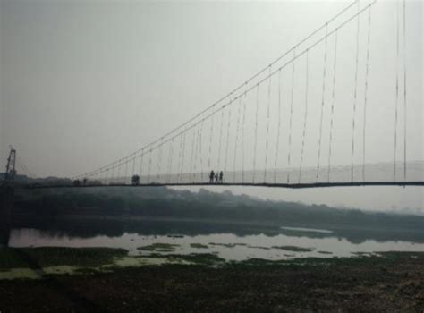 Así lucía el puente colgante en India antes del colapso mortal