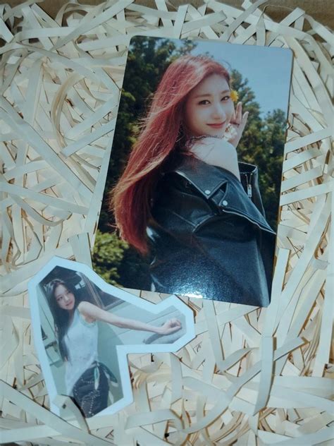 Wts Wtt Itzy Yeji Lia Ryujin Chaeryeong Yuna Season S Greetings Bff