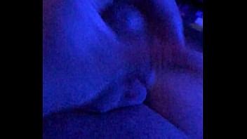 Haciéndome correrme un día después de perder mi virginidad XVIDEOS