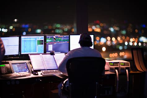 How the national average pay for air traffic controller is calculated 14