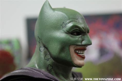 玩具報告 Hot Toys自殺特攻超能暴隊小丑扮蝙蝠俠 小丑 偽蝙蝠俠版 人偶 Toys Zone D 玩具兄弟 Figures Price List