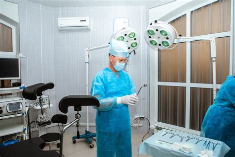 Проктологические операции: виды, показания, особенности