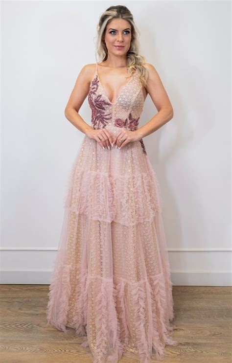 inspirações de vestido nude Pronta pra Festa