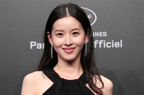 Hot girl trà sữa năm nào giờ đã là nữ tỷ phú trẻ nhất Trung Quốc Cởi bỏ nét thuần khiết để