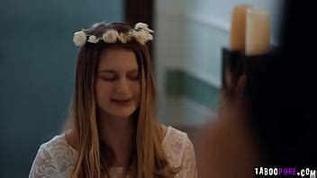 Straight Girl Seduced By Lesbian Friend Xnxx