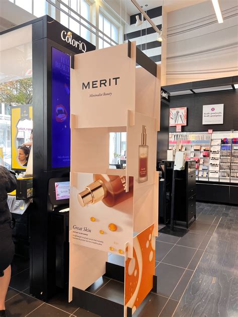 Inexpensive Retail Displays & Signage to Make Big Impact – Classic