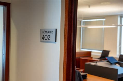 Hnífstungumálið í Vesturbænum Örn dæmdur í sex ára fangelsi DV