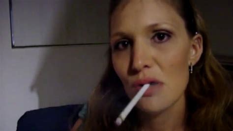 Sexy Bella Smoking VS 120 S Porn Videos