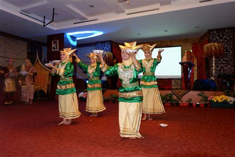 10 Popular Indonesia Traditional Dances Authentic Indonesia Blog