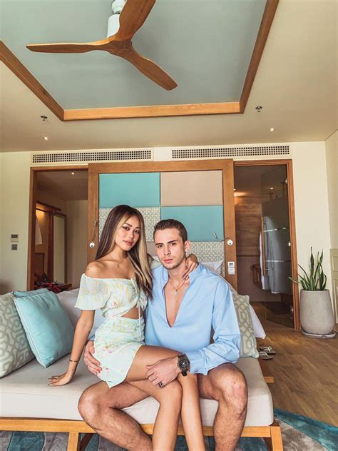 Chuyện tình yêu của trai đẹp ngoại quốc ở Người Ấy Là Ai thú vị nhất lại là chàng gay