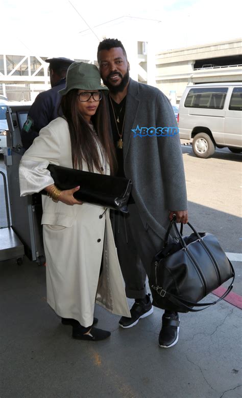 Some Sweet Black Love: Erykah Badu Coupled Up With Carl Jones At LAX ...