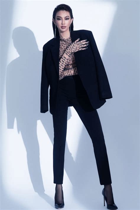 Xu hướng thời trang Naked Dress lên ngôi mặc sao cho phù hợp mà không phản cảm