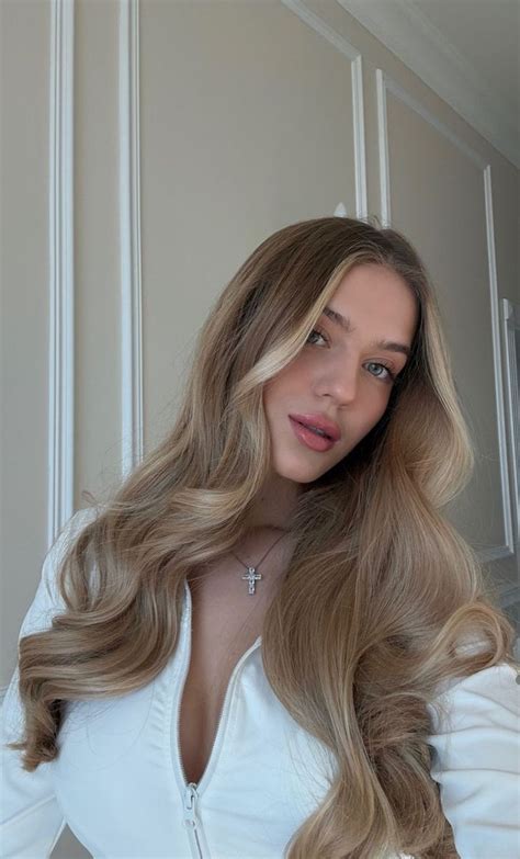 Pin By LJLB On Haare In Champagne Blonde Hair Summer Blonde Hair Beige Hair