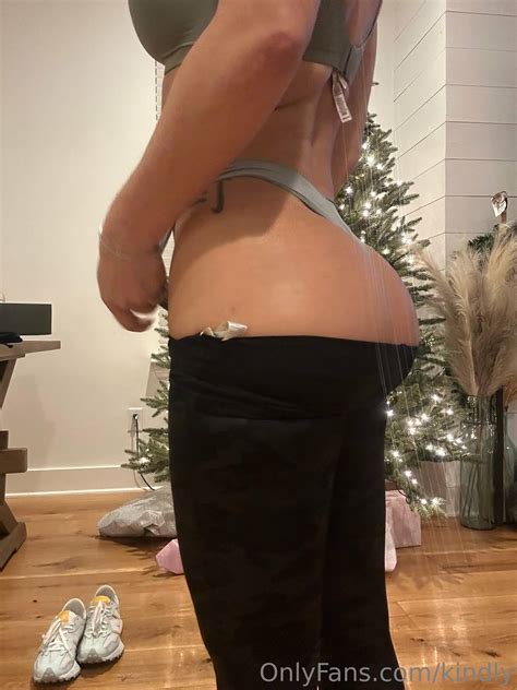 Kindly Myers Kindly Nude OnlyFans Leaks Photos TheFappening