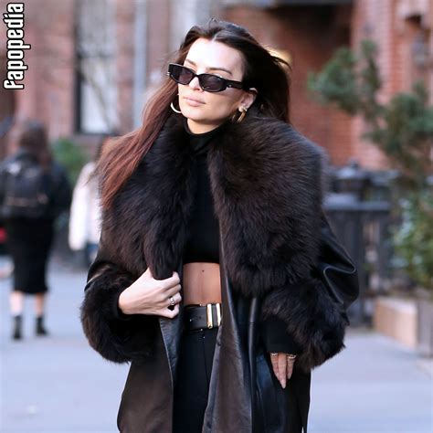 Emily Ratajkowski Nude Leaks Photo Fapopedia