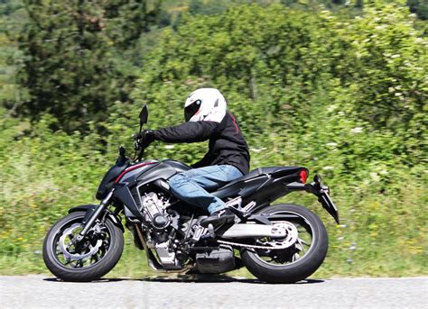 Prova Honda CB650F Naked Divertente PERFORMANCEMAG IT