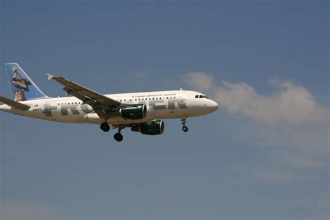 Frontier Airlines Landing Milwaukee WI