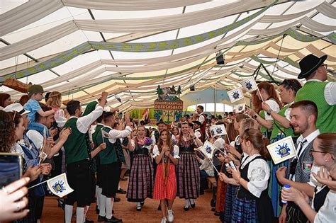 Markdorf Ittendorf Mit Tanz Blasmusik Und Festumzug So War Das