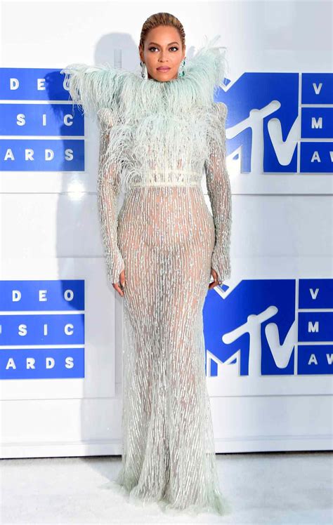 Beyoncé's Best Outfits: Her Most Iconic Looks Yet