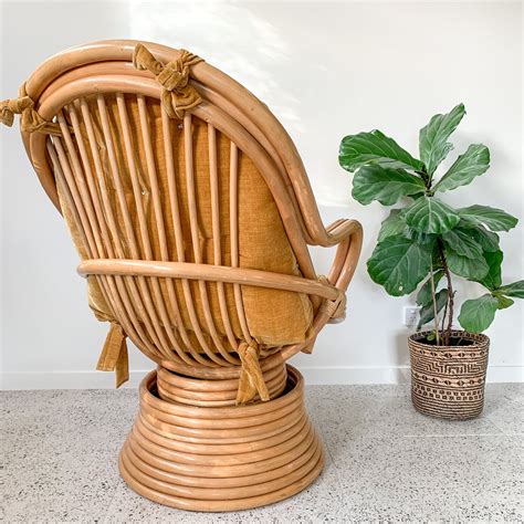 rattan swivel chair