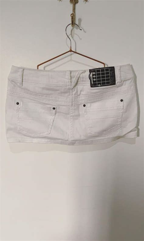 Pull Bear White Skirt Women S Fashion Bottoms Skirts On Carousell