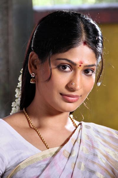 Traditional Tamil Mallu Aunty Hot Saree Stills Mallu Joy