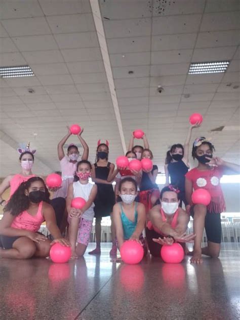 Escolinha de Ginástica Rítmica do Sindicato realiza aula especial para