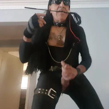 Auntjudys foxy jährige britische MILF Chloe wird im Büro geil xHamster