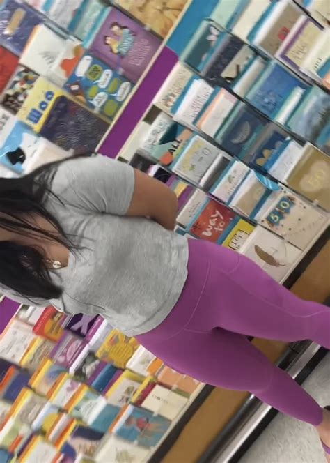 Milf In Tight Lulu Lemons Spandex Leggings Yoga Pants Forum