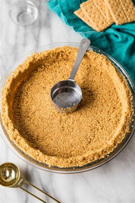 Kitchen Tips: Easy Graham Cracker Crust Recipe - Sugar Spun Run