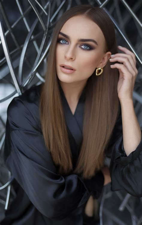 25 Summer Brunette Hair Colors Ideas 2025 With Balayage Ombre Highlights And Trendy Cuts