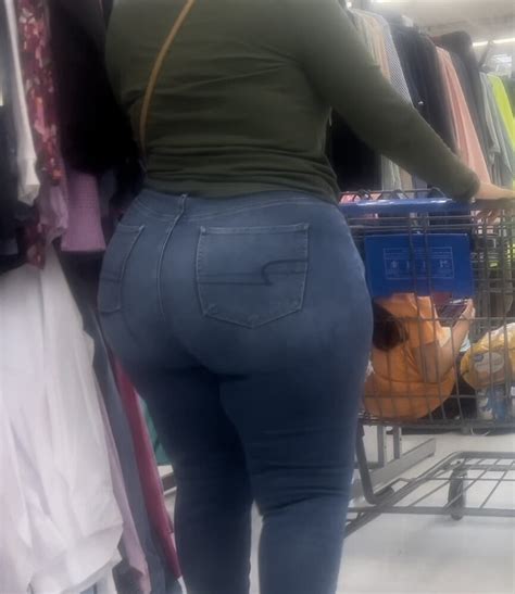 Huge Latina Booty MILF In Perfectly Jeans Tight Jeans Forum