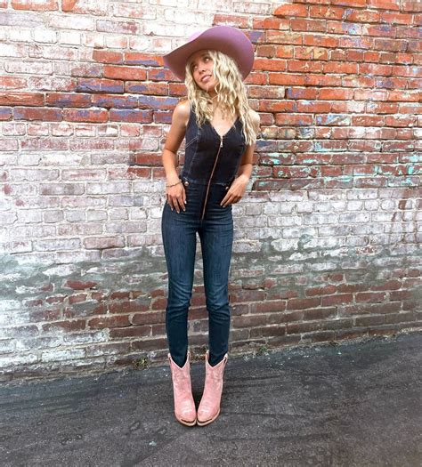 Jenna Davis Sexy And Hot Photos Nude Leaked Diaries