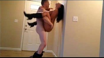 Sucio y pequeño jodido disfruta de ser jodido de pie XVIDEOS