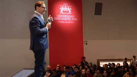 Salom N Chertorivski Convive Con J Venes De La Universidad