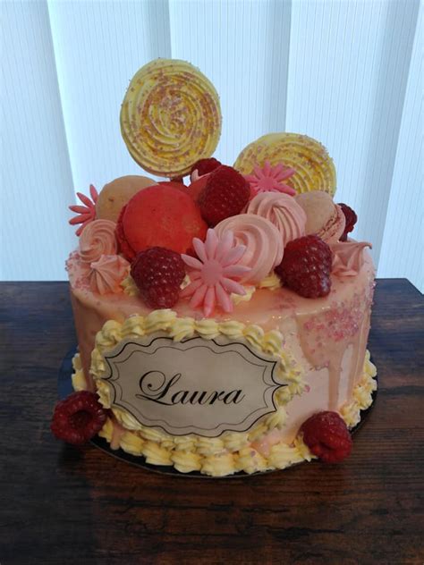 Le nude cake est un gâteau très tendance épuré et réalisé sur mesure