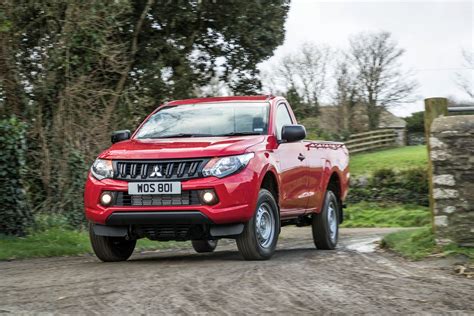 Mitsubishi L200 Pickup Dimensions And Specs 2015 2019