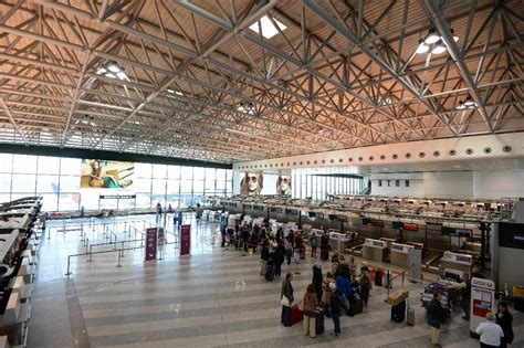 Aeroporto Della Malpensa Uomo Precipita Da Unaltezza Di 7 Metri All