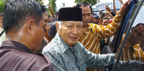 Presiden Ke 2 Republik Indonesia Jenderal Besar TNI Purn H M